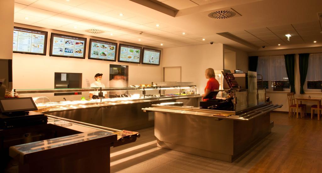 Winrooms "Hotel&Appartement" Wiener Neustadt Ngoại thất bức ảnh