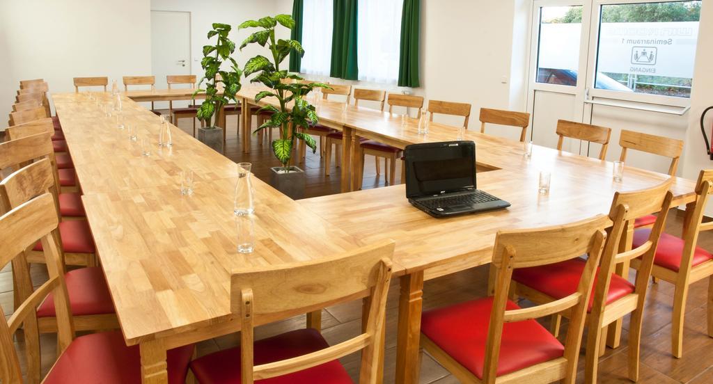 Winrooms "Hotel&Appartement" Wiener Neustadt Ngoại thất bức ảnh