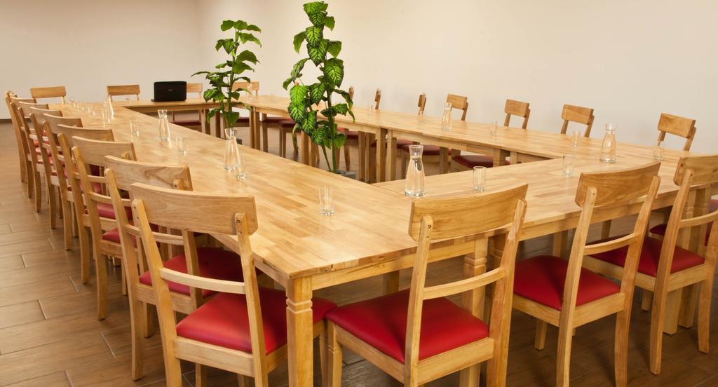 Winrooms "Hotel&Appartement" Wiener Neustadt Ngoại thất bức ảnh
