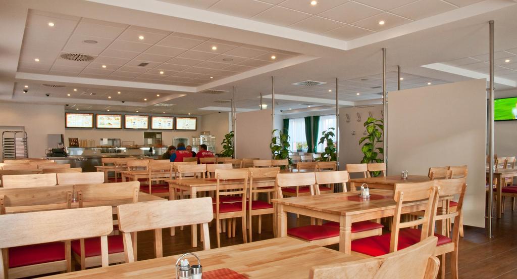 Winrooms "Hotel&Appartement" Wiener Neustadt Ngoại thất bức ảnh