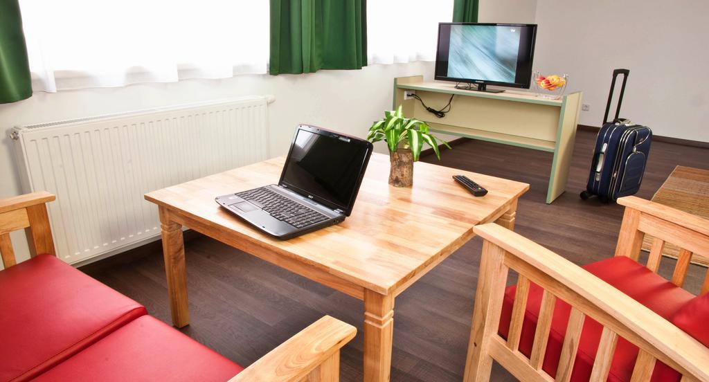 Winrooms "Hotel&Appartement" Wiener Neustadt Ngoại thất bức ảnh