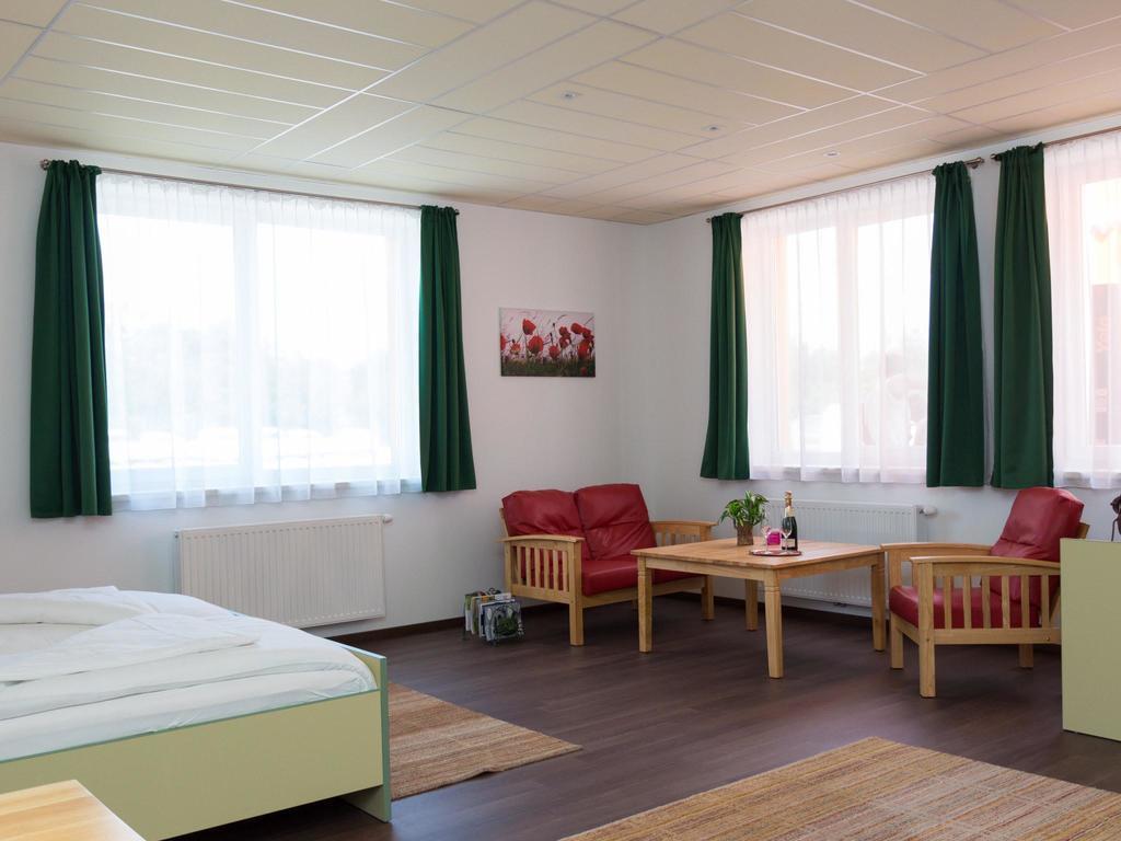 Winrooms "Hotel&Appartement" Wiener Neustadt Ngoại thất bức ảnh