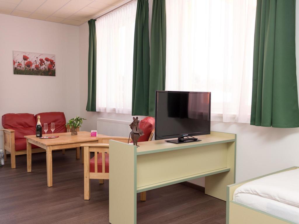 Winrooms "Hotel&Appartement" Wiener Neustadt Ngoại thất bức ảnh
