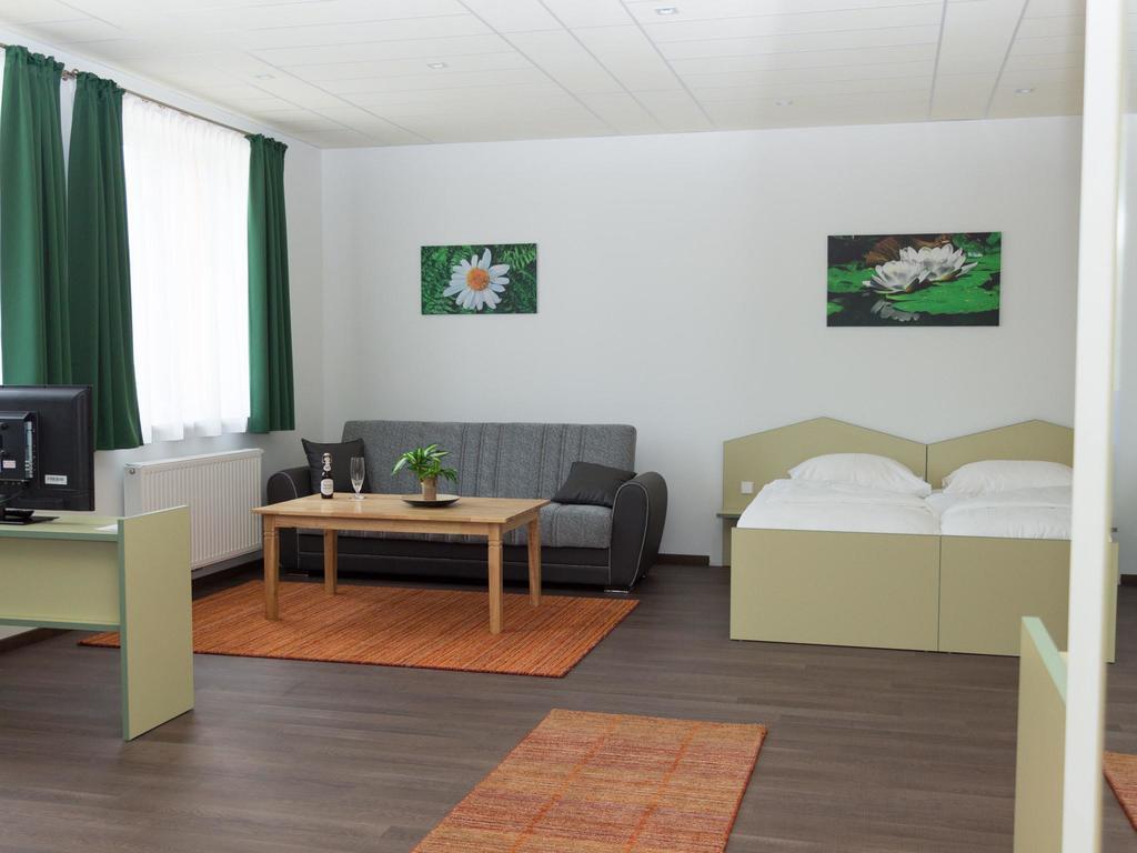 Winrooms "Hotel&Appartement" Wiener Neustadt Ngoại thất bức ảnh