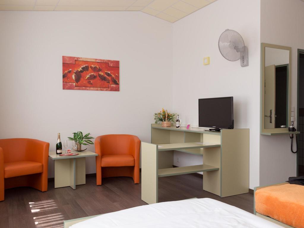 Winrooms "Hotel&Appartement" Wiener Neustadt Ngoại thất bức ảnh
