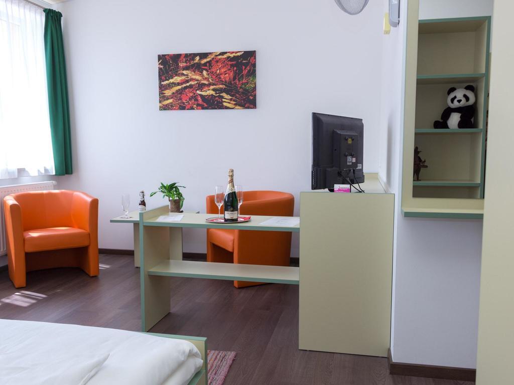 Winrooms "Hotel&Appartement" Wiener Neustadt Ngoại thất bức ảnh