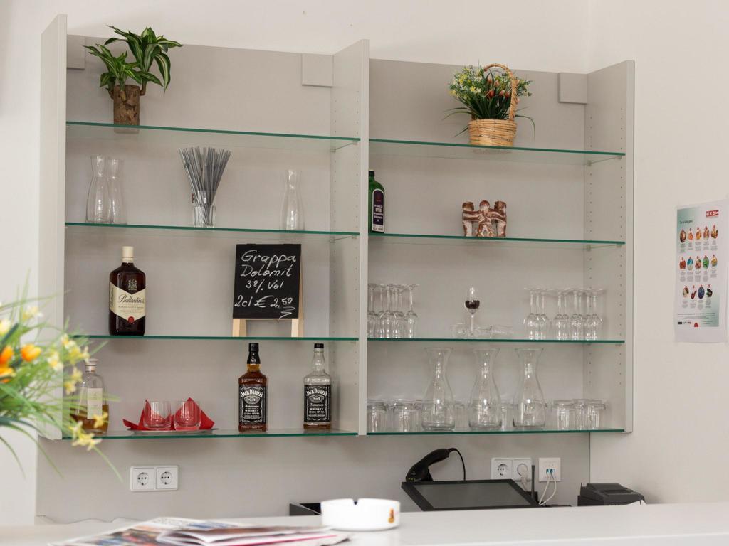 Winrooms "Hotel&Appartement" Wiener Neustadt Ngoại thất bức ảnh