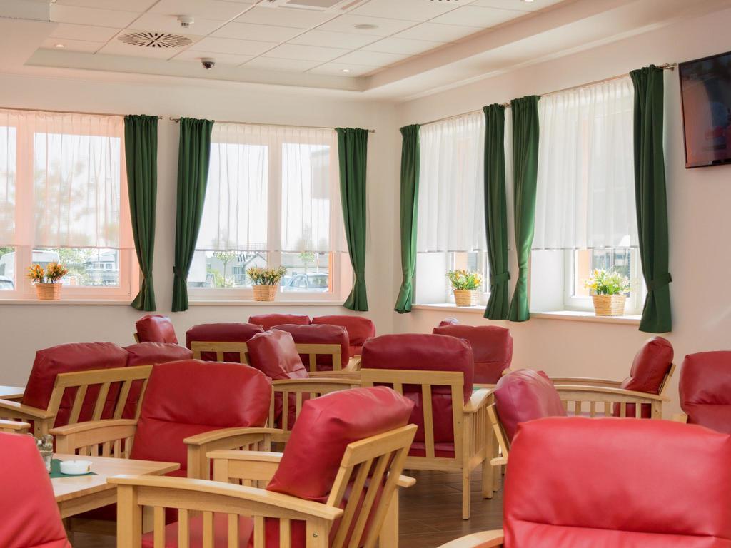 Winrooms "Hotel&Appartement" Wiener Neustadt Ngoại thất bức ảnh