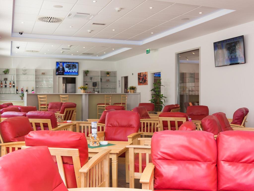Winrooms "Hotel&Appartement" Wiener Neustadt Ngoại thất bức ảnh