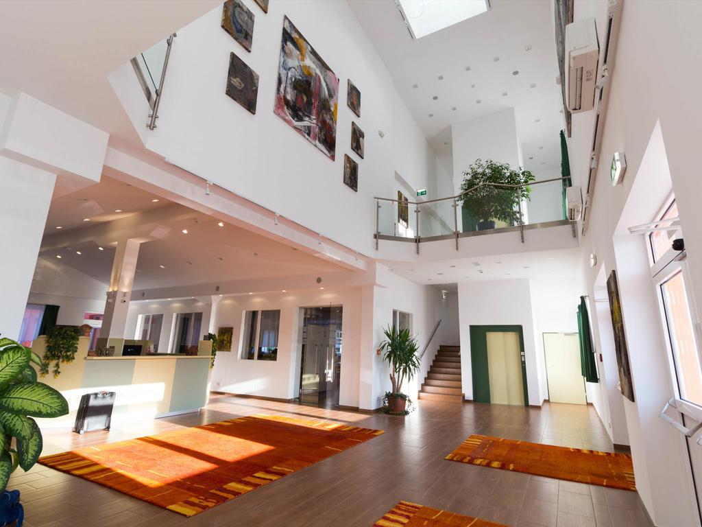 Winrooms "Hotel&Appartement" Wiener Neustadt Ngoại thất bức ảnh