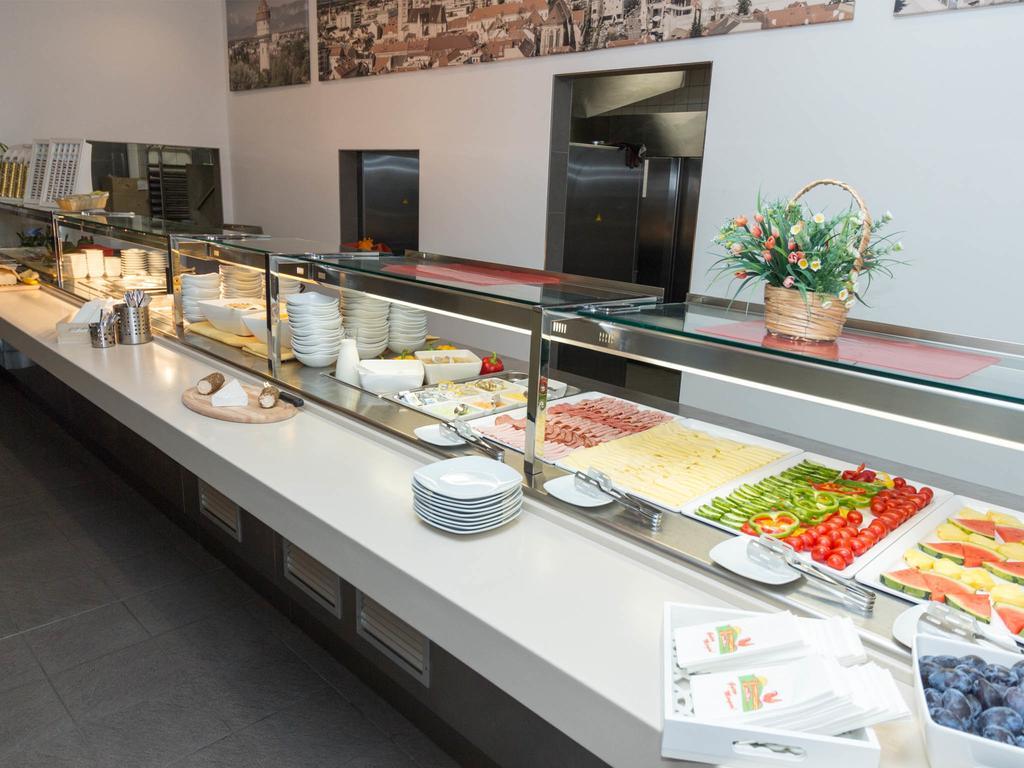Winrooms "Hotel&Appartement" Wiener Neustadt Ngoại thất bức ảnh